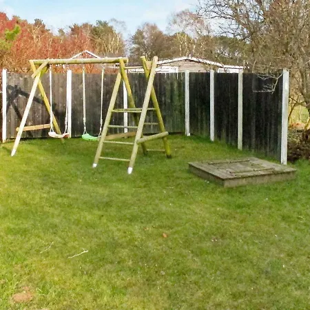 Three-bedroom Holiday In 16 *