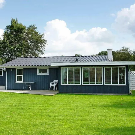 Three-bedroom Holiday In 16 * Hals