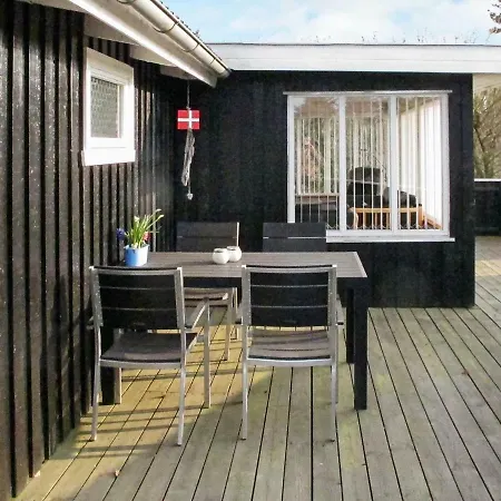 Three-bedroom Holiday In 16 * Hals